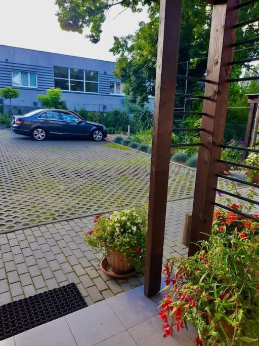 Urocze Mieszkanie 1 Z Parkingiem Katowice Kültér fotó